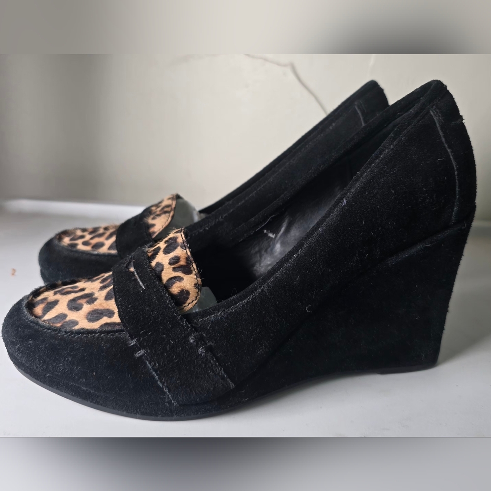 Kenneth Cole Reaction Black and Leopard Wedges 9